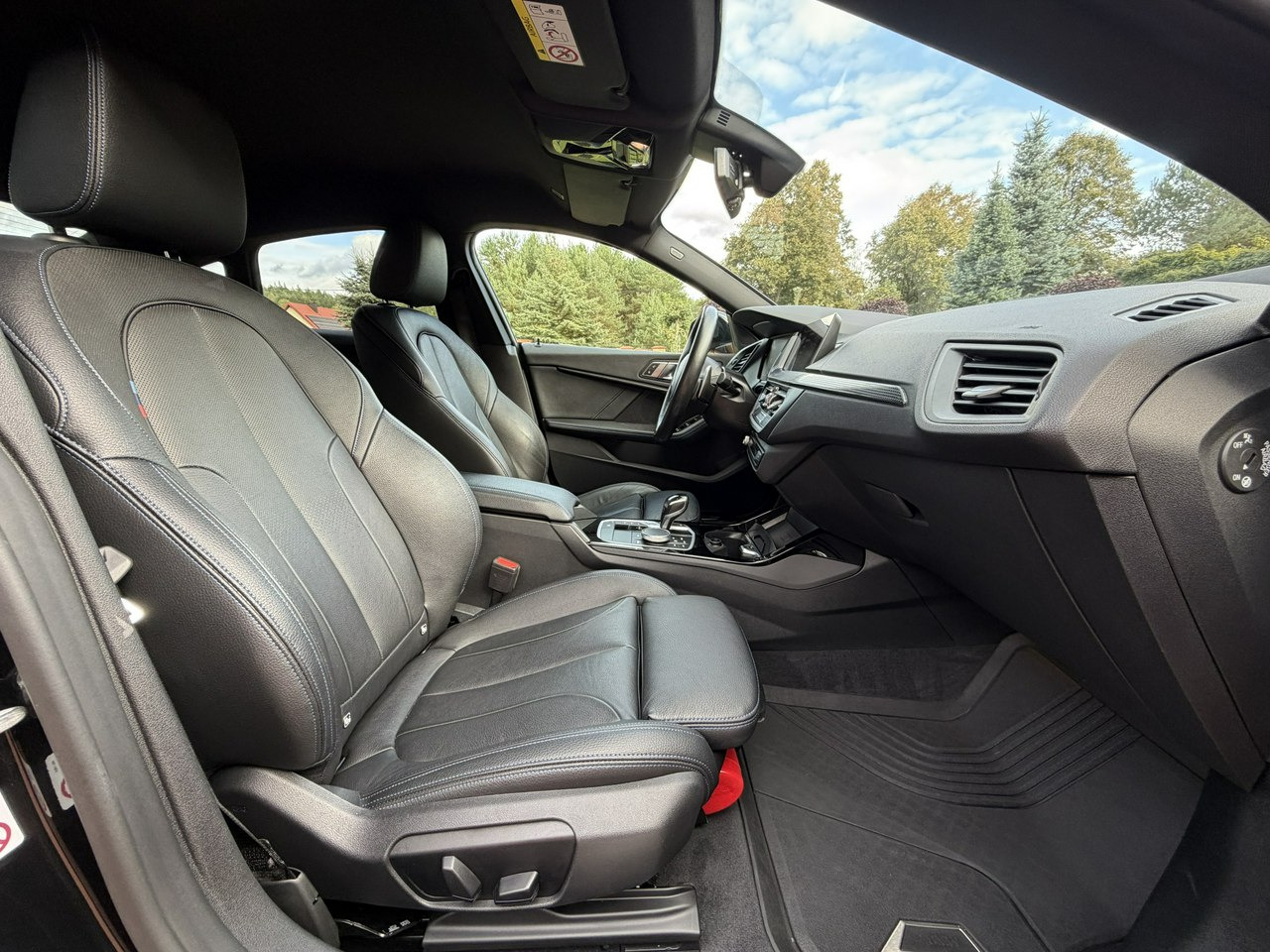 Saloon car BMW 220: picture 46 Saloon car BMW 220: picture 46