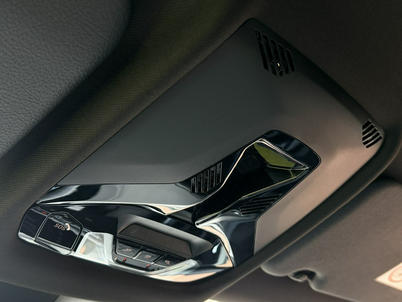 Saloon car BMW 220: picture 37 Saloon car BMW 220: picture 37