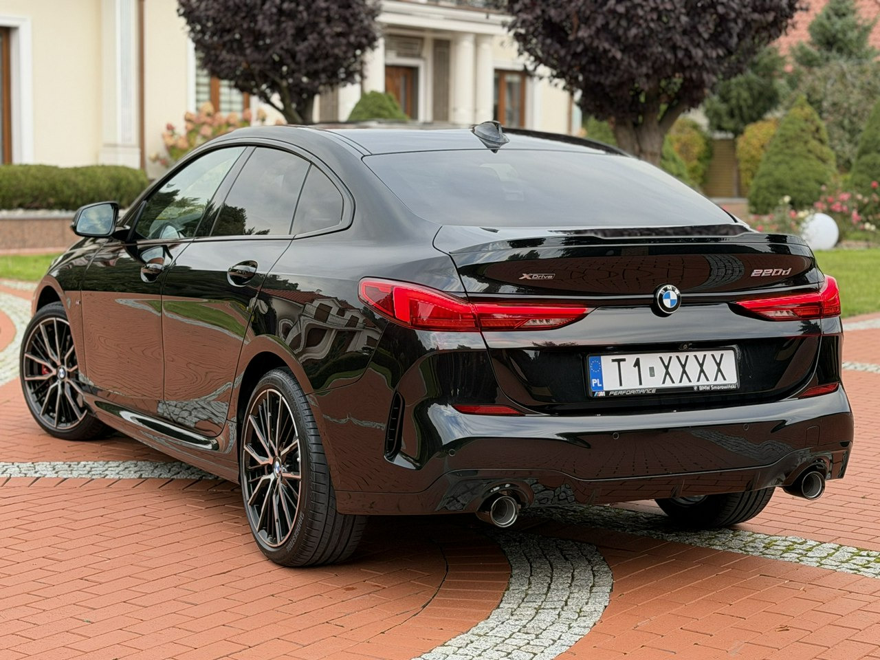 Saloon car BMW 220: picture 16 Saloon car BMW 220: picture 16