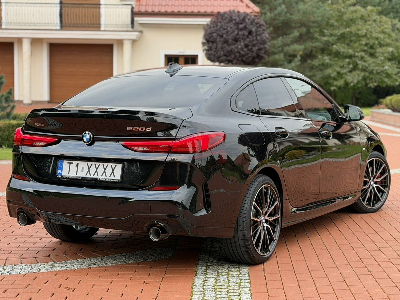 Saloon car BMW 220: picture 15 Saloon car BMW 220: picture 15