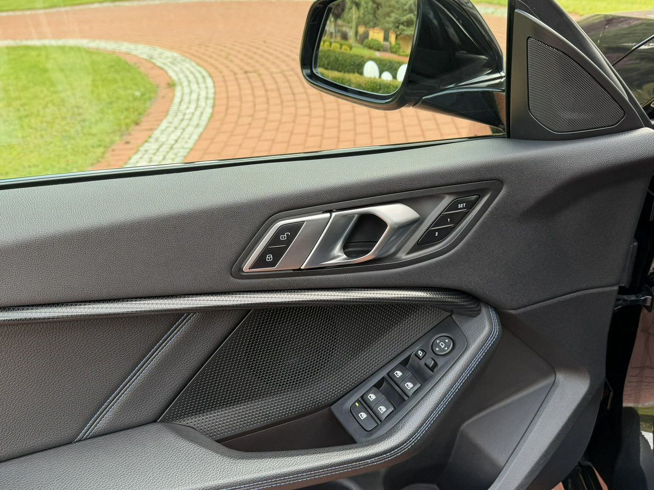 Saloon car BMW 220: picture 17 Saloon car BMW 220: picture 17