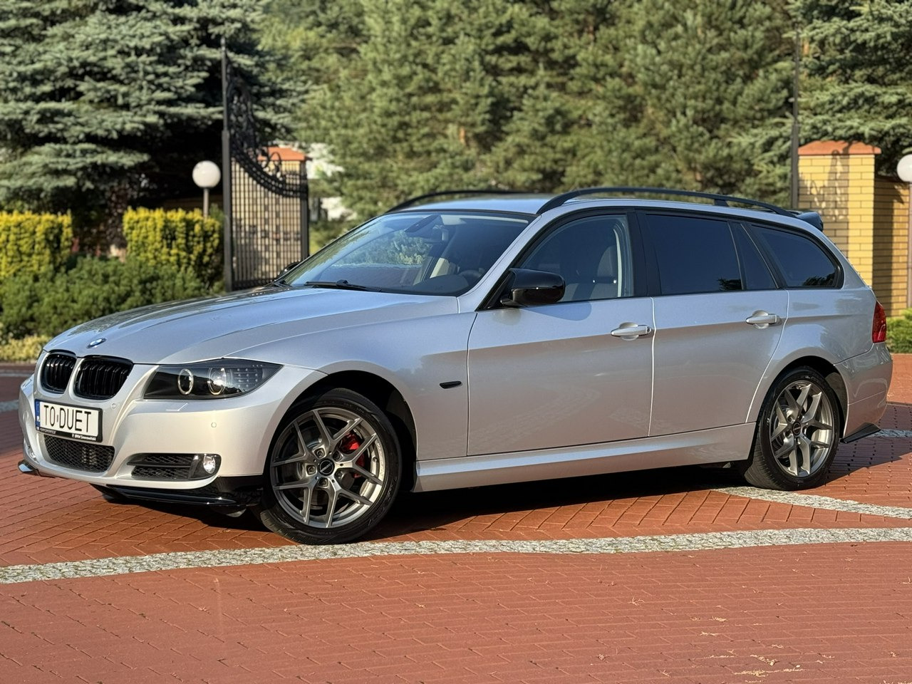 Estate car BMW 320: picture 8 Estate car BMW 320: picture 8