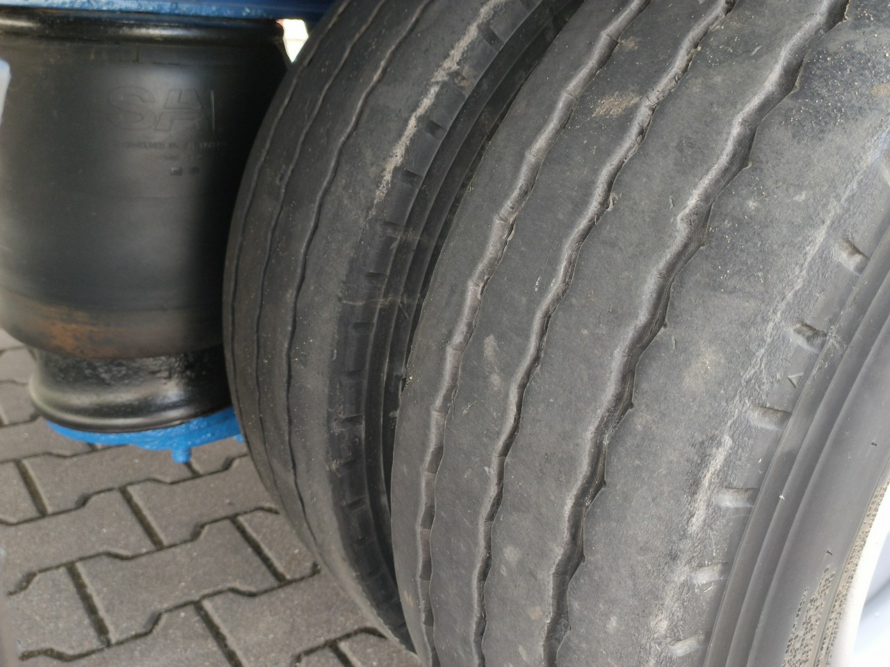 Low loader semi-trailer Bodex Poszerzana: picture 14 Low loader semi-trailer Bodex Poszerzana: picture 14