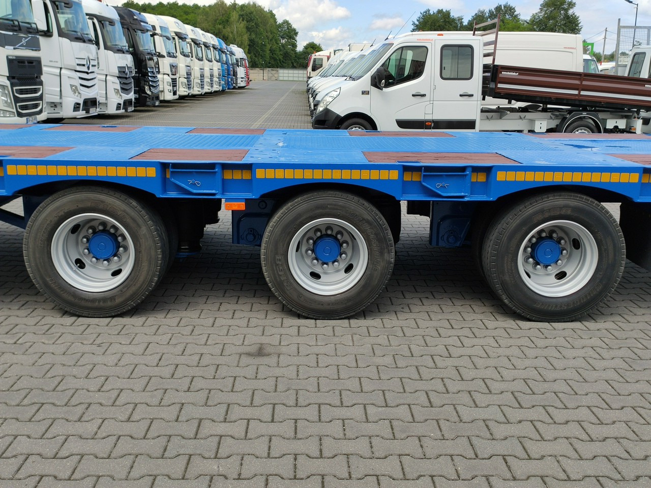 Low loader semi-trailer Bodex Poszerzana: picture 25 Low loader semi-trailer Bodex Poszerzana: picture 25