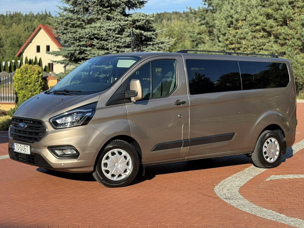 Ford Transit Custom - People carrier: picture 5 Ford Transit Custom - People carrier: picture 5
