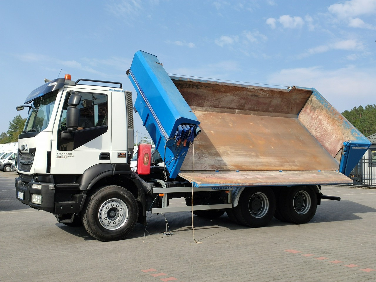 Iveco Trakker 360 EEV Manual 6x4 Wywrot 3-stronny Hydroburta Bok i Tył - Tipper: picture 5 Iveco Trakker 360 EEV Manual 6x4 Wywrot 3-stronny Hydroburta Bok i Tył - Tipper: picture 5