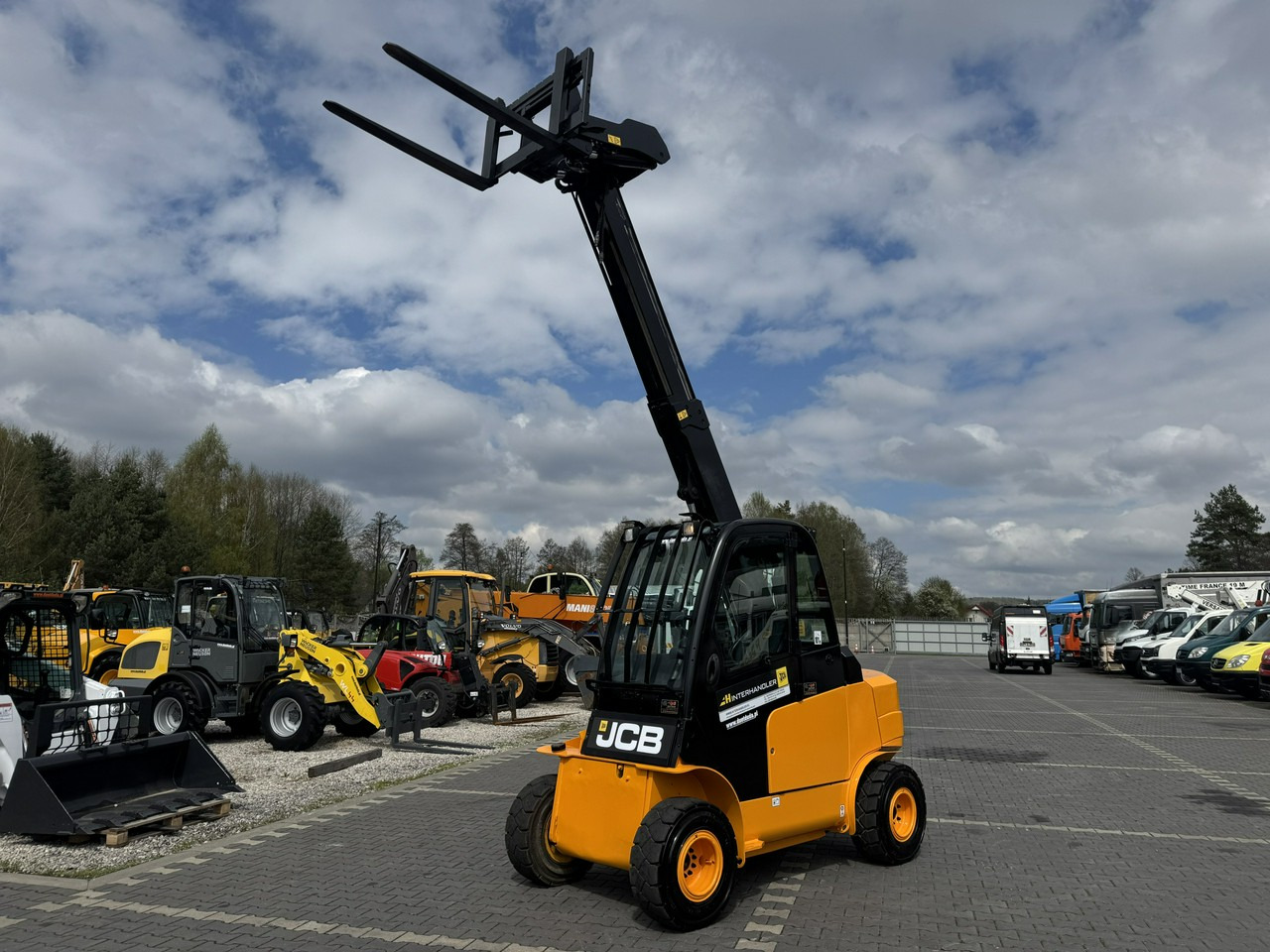 JCB TLT 35D 4x4 T4 TELESKOP / TELESKOPOWY Ładowarka Teleskopowa - Telescopic handler: picture 1 JCB TLT 35D 4x4 T4 TELESKOP / TELESKOPOWY Ładowarka Teleskopowa - Telescopic handler: picture 1