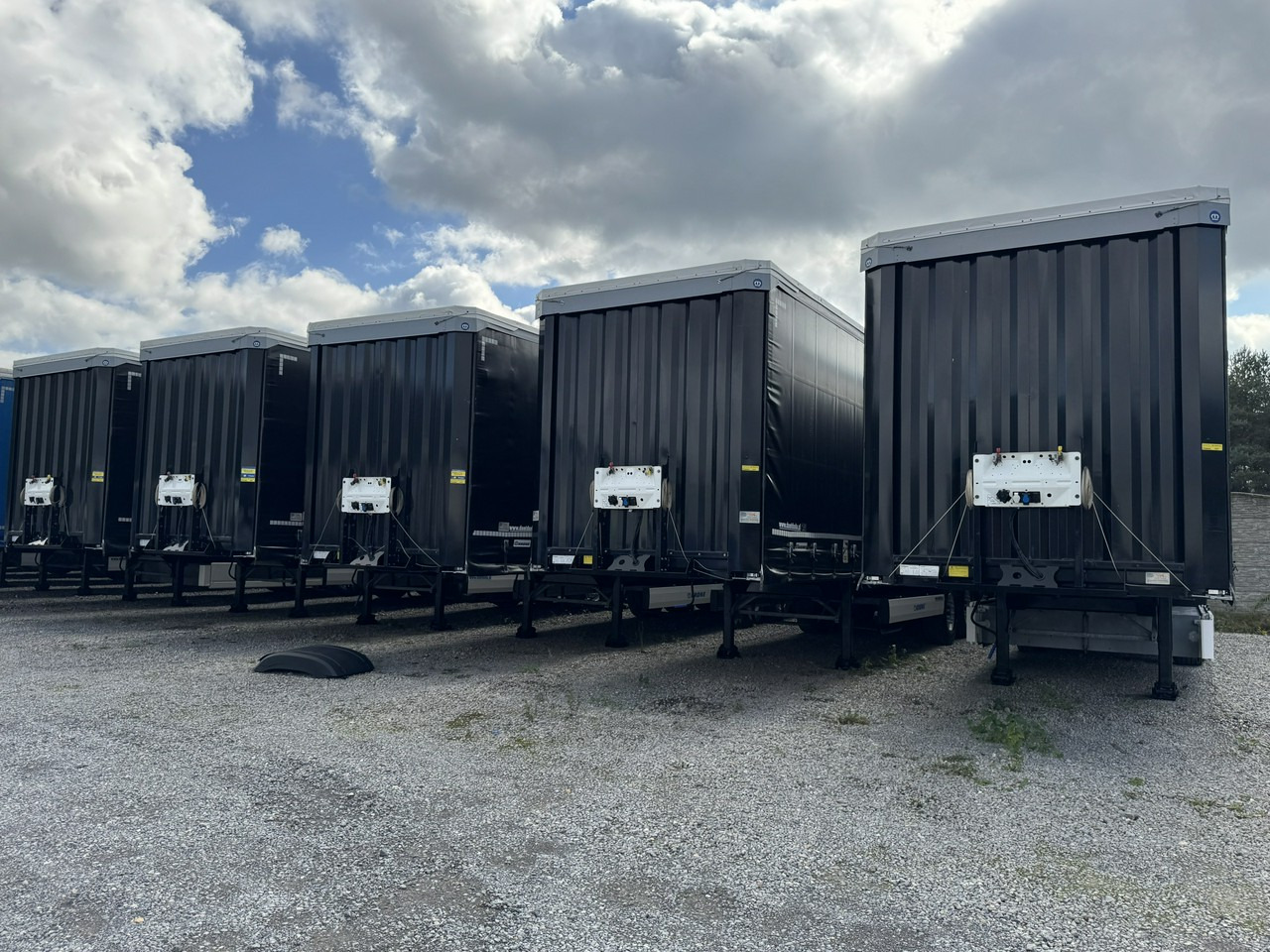 Krone SD Standard 3 Osie Multilock - Curtainsider semi-trailer: picture 1 Krone SD Standard 3 Osie Multilock - Curtainsider semi-trailer: picture 1