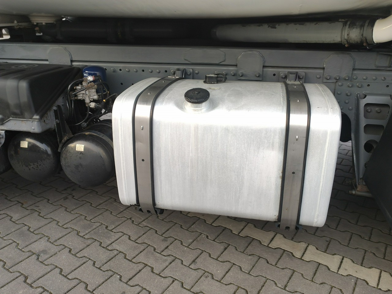 Tanker truck MAN TGA 26.310 Autocysterna z Dystrybucją: picture 26