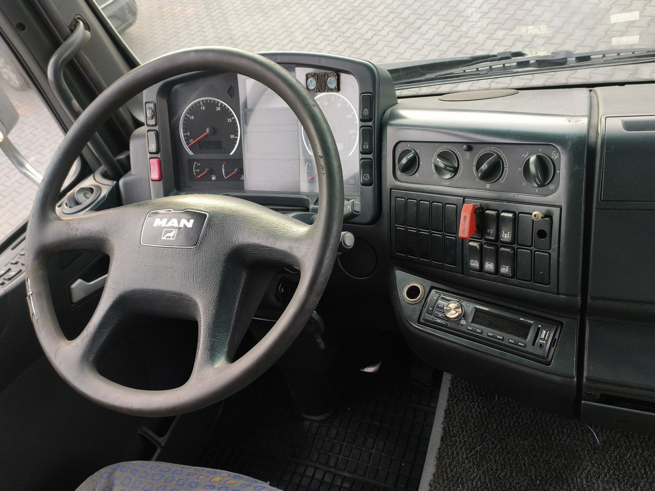 Tanker truck MAN TGA 26.310 Autocysterna z Dystrybucją: picture 35