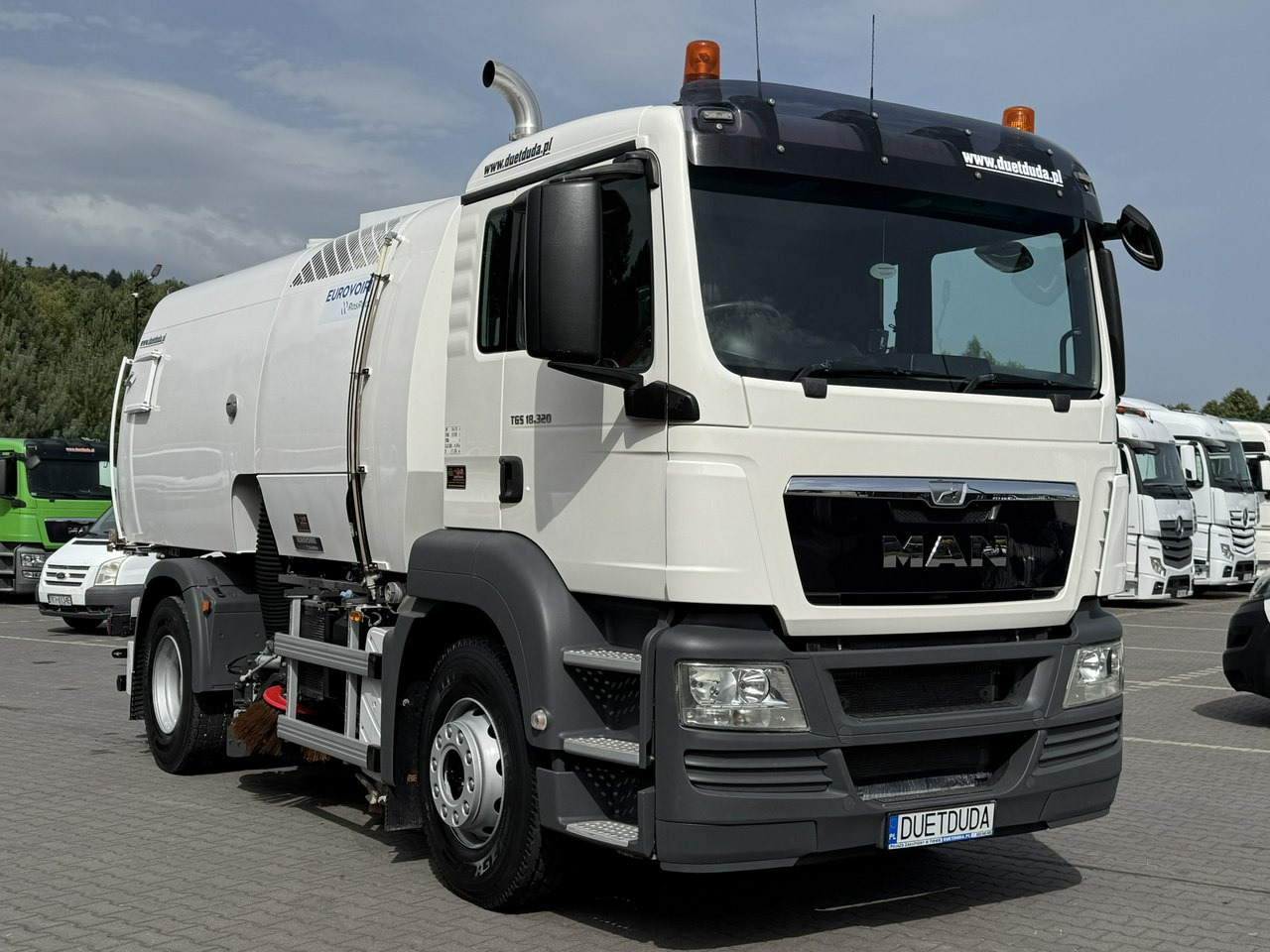 MAN TGS 18.320 E5 BUCHER OPTIFANT 8000 Zamiatarka Uliczna - Road sweeper: picture 5 MAN TGS 18.320 E5 BUCHER OPTIFANT 8000 Zamiatarka Uliczna - Road sweeper: picture 5