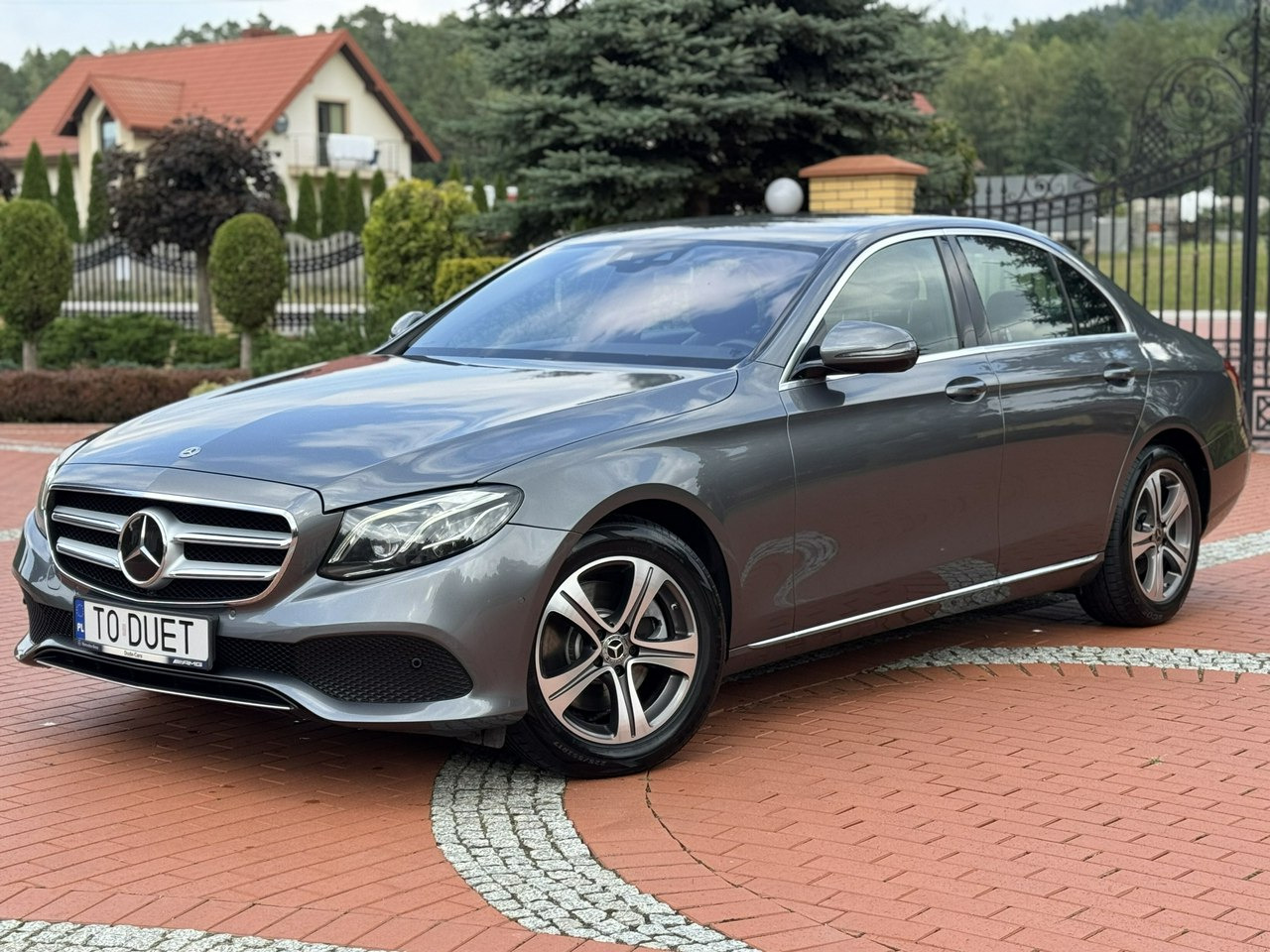 Mercedes E 220 - Saloon car: picture 5 Mercedes E 220 - Saloon car: picture 5