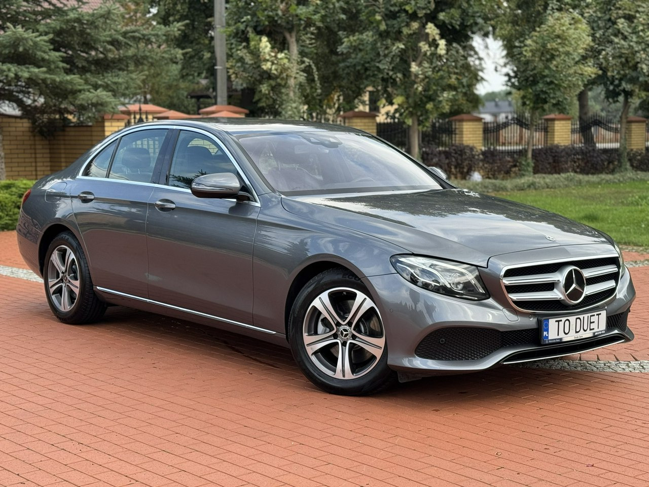 Mercedes E 220 - Saloon car: picture 4 Mercedes E 220 - Saloon car: picture 4