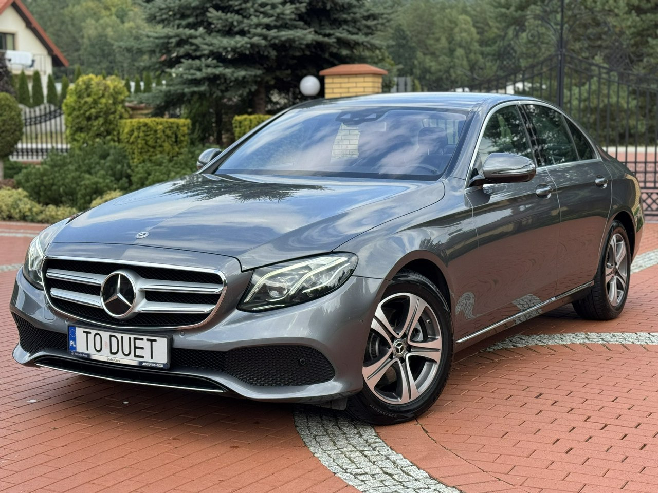 Mercedes E 220 - Saloon car: picture 3 Mercedes E 220 - Saloon car: picture 3