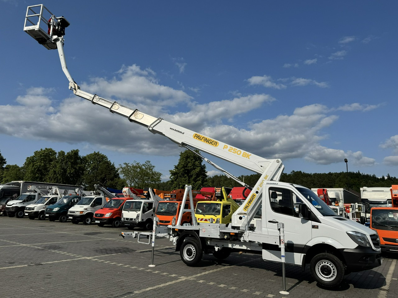 Mercedes Sprinter - Truck mounted aerial platform: picture 5 Mercedes Sprinter - Truck mounted aerial platform: picture 5