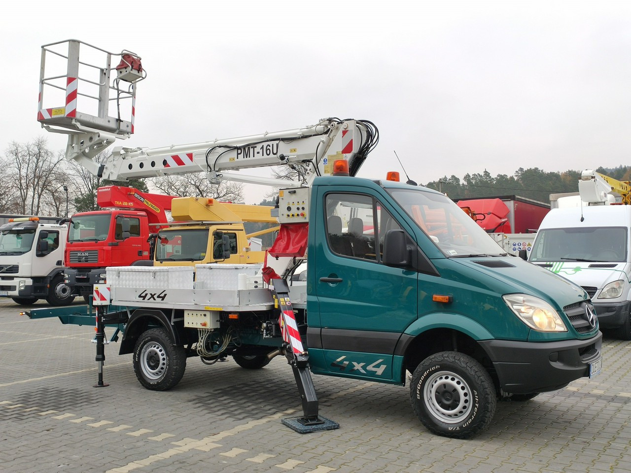 Mercedes Sprinter - Truck mounted aerial platform: picture 2 Mercedes Sprinter - Truck mounted aerial platform: picture 2