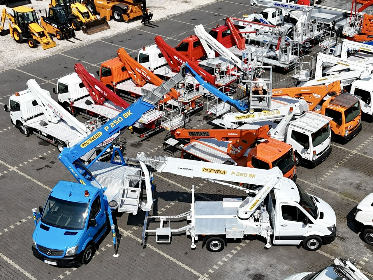 Mercedes Sprinter - Truck mounted aerial platform: picture 4 Mercedes Sprinter - Truck mounted aerial platform: picture 4