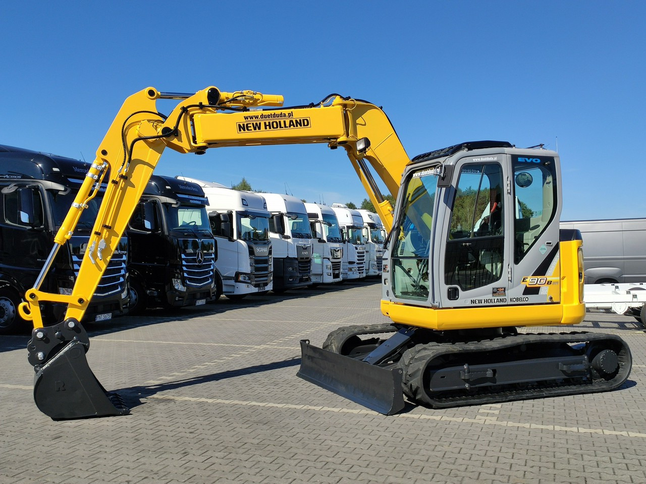 New Holland E90B SR -2 Gąsienicowa 10ton - Mini excavator: picture 3 New Holland E90B SR -2 Gąsienicowa 10ton - Mini excavator: picture 3