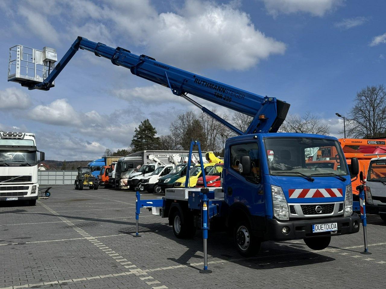 Nissan Cabstar - Truck mounted aerial platform: picture 4 Nissan Cabstar - Truck mounted aerial platform: picture 4