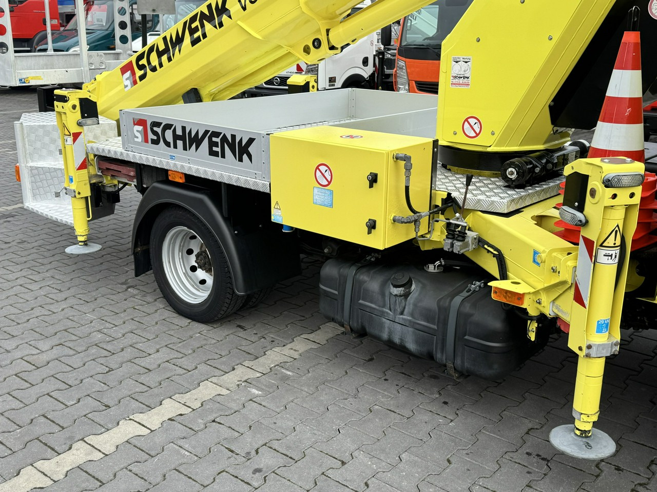Nissan Cabstar - Truck mounted aerial platform: picture 5 Nissan Cabstar - Truck mounted aerial platform: picture 5