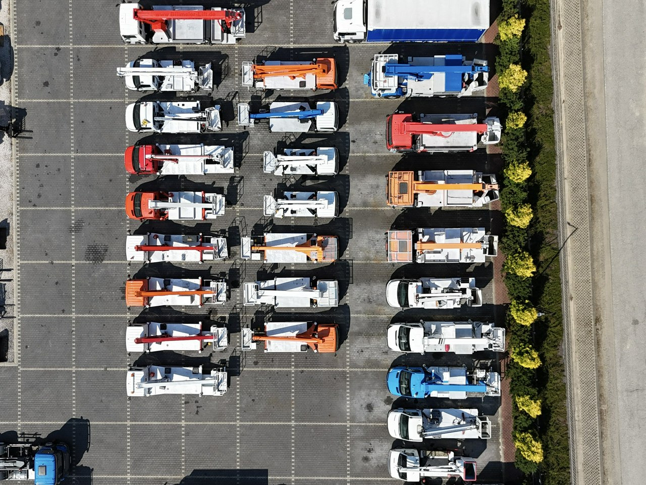 Truck mounted aerial platform Nissan Zwyżka Podnośnik Koszowy 4X4 CABSTAR MAXITY SPRINTER: picture 12