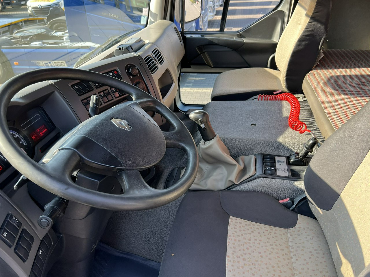 Leasing of Renault Kerax 26.390 6x4 Mocny HDS FASSI F170 Sterowanie Radiowe Renault Kerax 26.390 6x4 Mocny HDS FASSI F170 Sterowanie Radiowe: picture 28