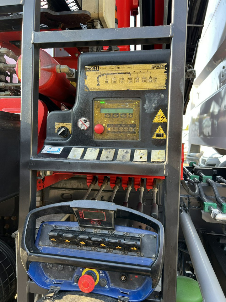 Leasing of Renault Kerax 26.390 6x4 Mocny HDS FASSI F170 Sterowanie Radiowe Renault Kerax 26.390 6x4 Mocny HDS FASSI F170 Sterowanie Radiowe: picture 6