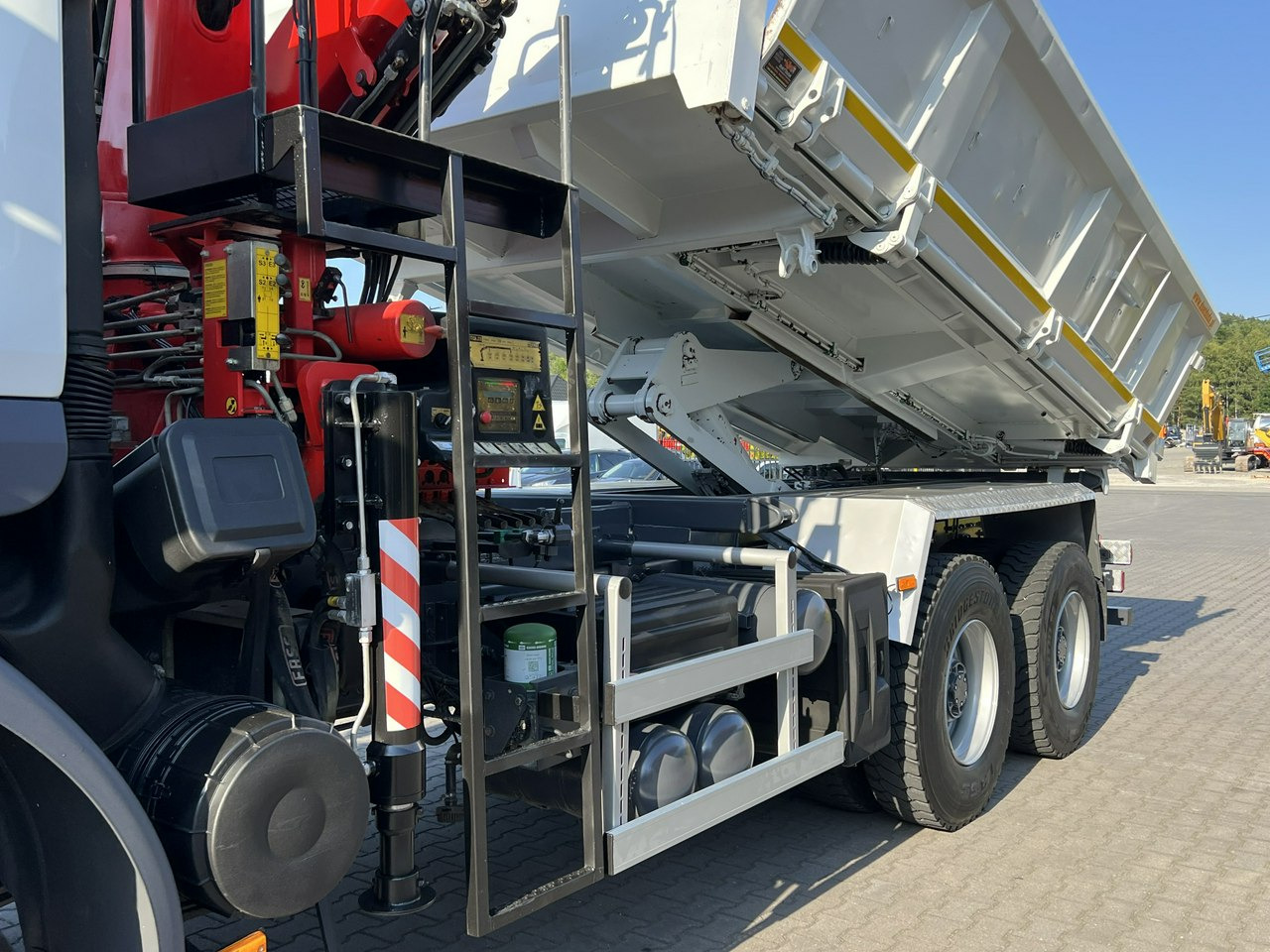 Renault Kerax 26.390 6x4 Mocny HDS FASSI F170 Sterowanie Radiowe - Tipper, Crane truck: picture 5 Renault Kerax 26.390 6x4 Mocny HDS FASSI F170 Sterowanie Radiowe - Tipper, Crane truck: picture 5