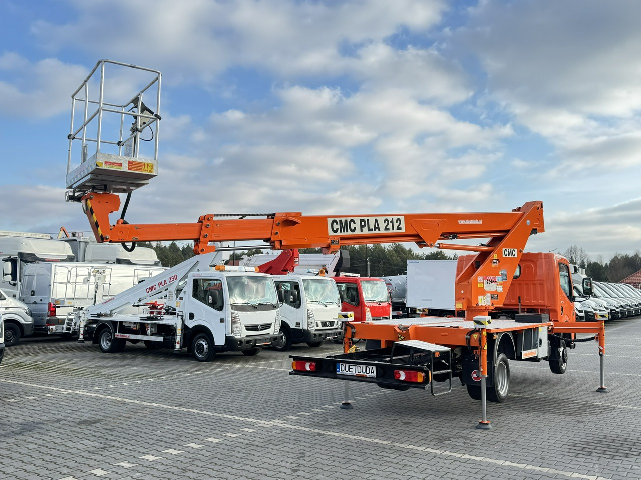 Truck mounted aerial platform Renault Maxity: picture 19