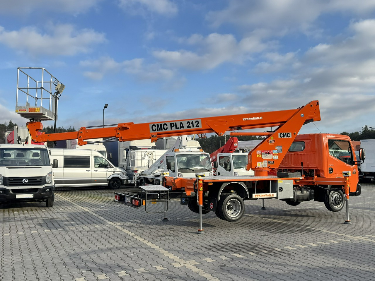 Truck mounted aerial platform Renault Maxity: picture 14