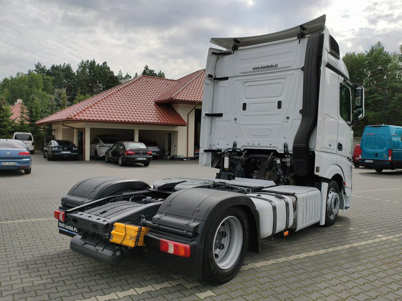 Tractor unit Mercedes ACTROS 1845 Euro 6 Low Deck Mega !!!: picture 7