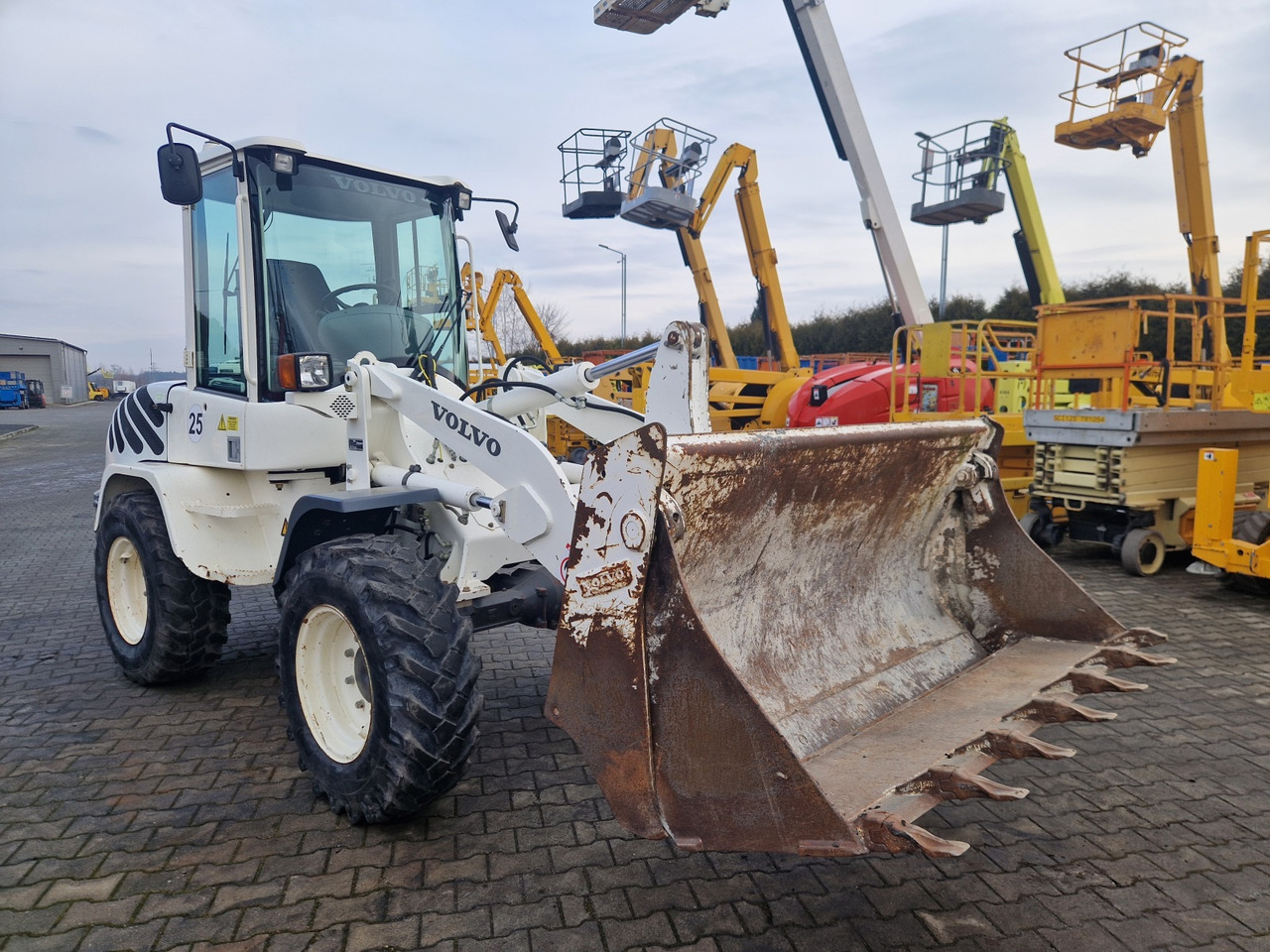 VOLVO L 30 B – Z/X - Wheel loader: picture 5 VOLVO L 30 B – Z/X - Wheel loader: picture 5