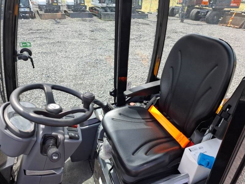 Skid steer loader Giant G 2700 E X-Tra Elektro: picture 7