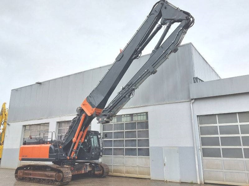 Hitachi KTEG KMC400P-6 - Demolition excavator: picture 4 Hitachi KTEG KMC400P-6 - Demolition excavator: picture 4