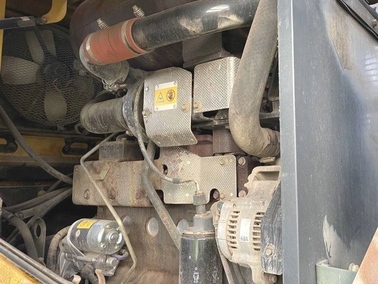 Komatsu WA 200 PT-5 - Wheel loader: picture 5 Komatsu WA 200 PT-5 - Wheel loader: picture 5