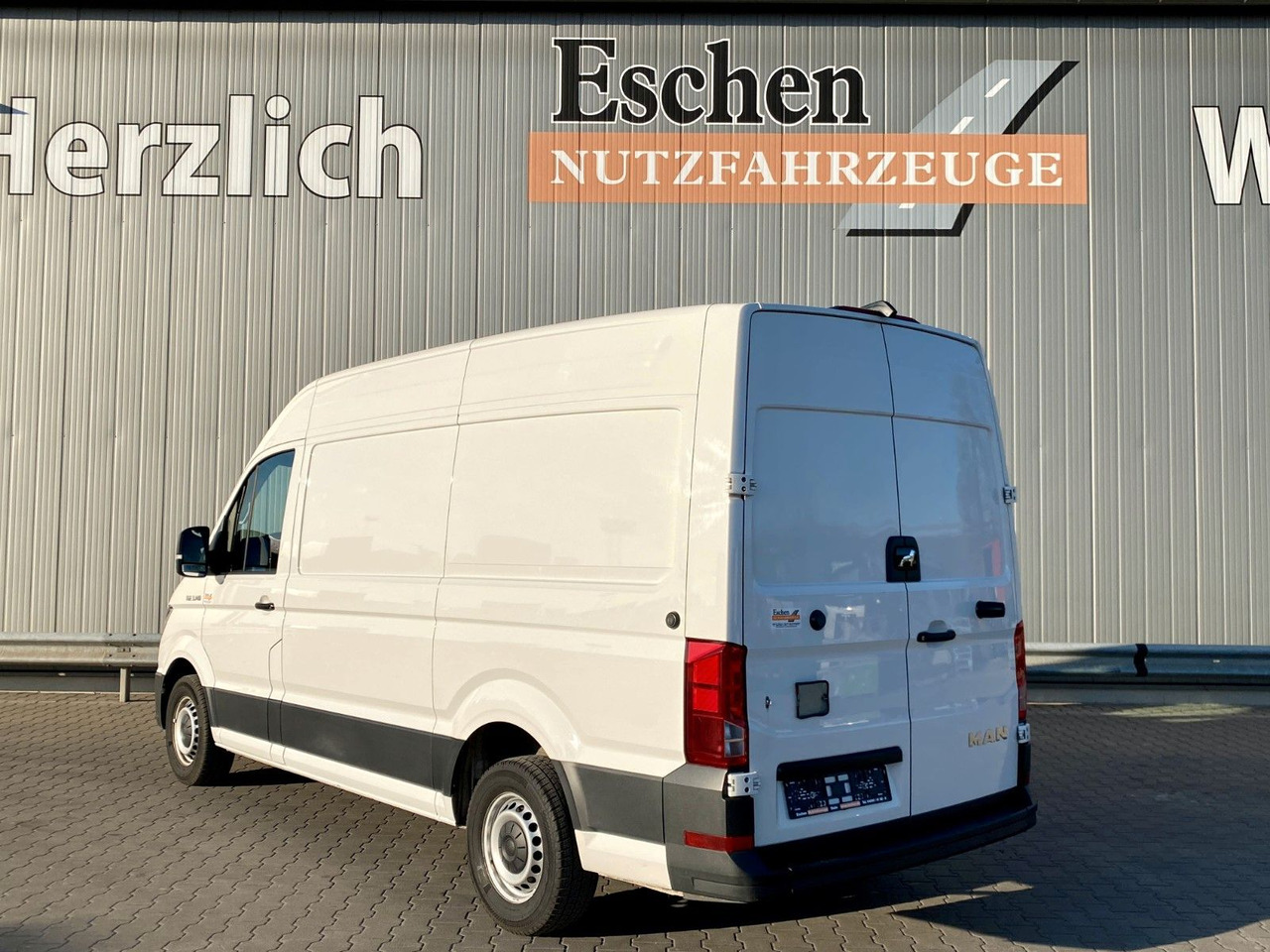 MAN TGE 3.140 | Seitentür*3x Sitze*Navi*Kamera*AC - Panel van: picture 3 MAN TGE 3.140 | Seitentür*3x Sitze*Navi*Kamera*AC - Panel van: picture 3