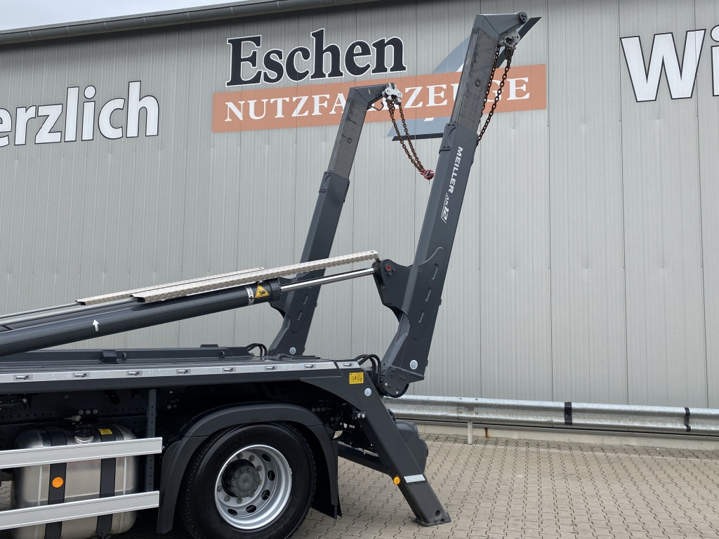 Skip loader truck Mercedes-Benz 1842 L Actros: picture 12