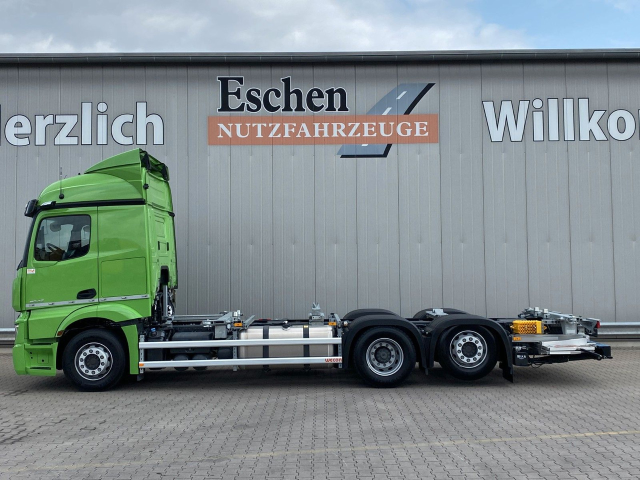 Mercedes-Benz Actros MP5 2542| OHNE EZ*BÄR LBW 2,00to. faltbar - Container transporter/ Swap body truck: picture 2 Mercedes-Benz Actros MP5 2542| OHNE EZ*BÄR LBW 2,00to. faltbar - Container transporter/ Swap body truck: picture 2