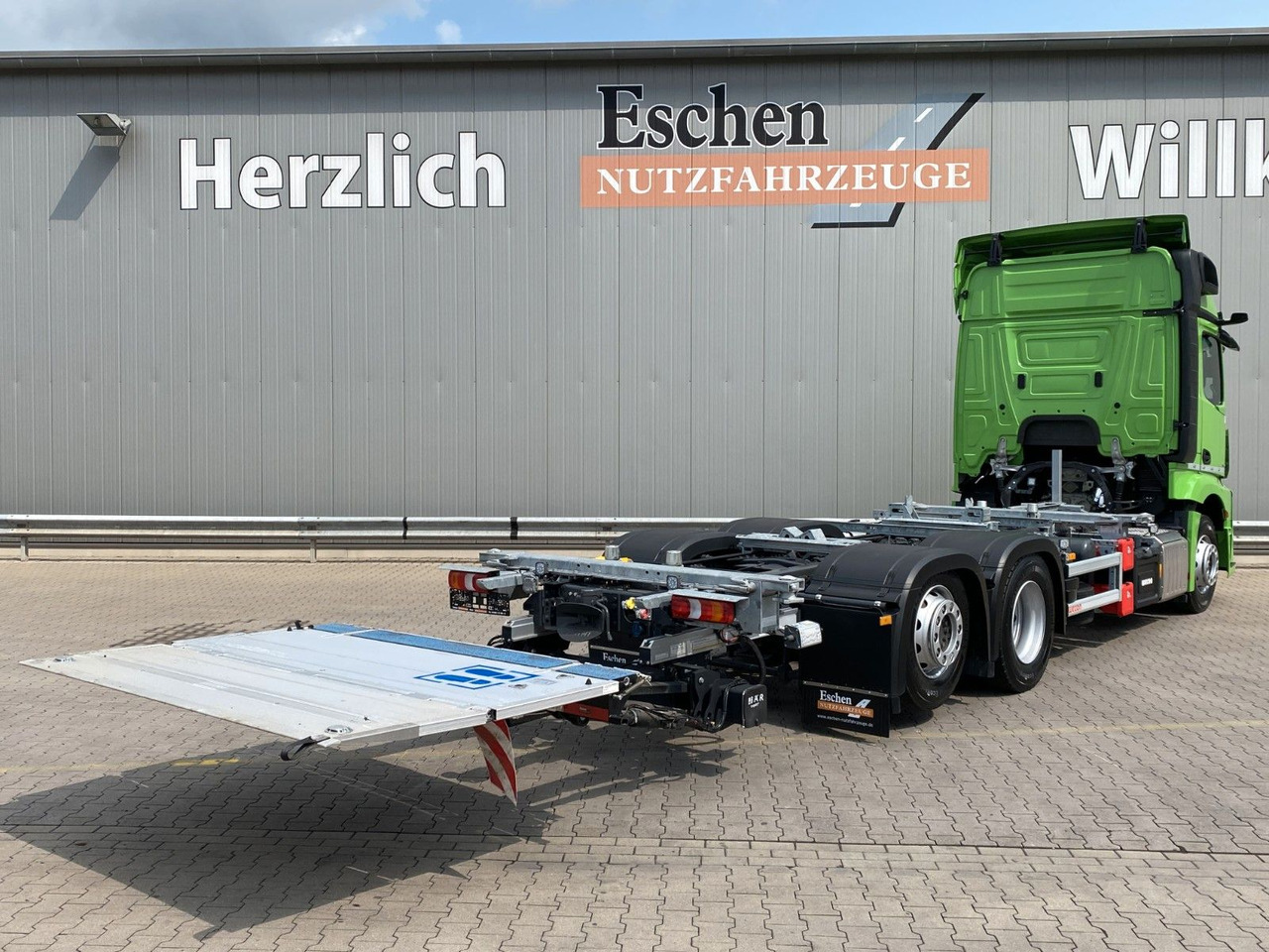 Mercedes-Benz Actros MP5 2542| OHNE EZ*BÄR LBW 2,00to. faltbar - Container transporter/ Swap body truck: picture 5 Mercedes-Benz Actros MP5 2542| OHNE EZ*BÄR LBW 2,00to. faltbar - Container transporter/ Swap body truck: picture 5