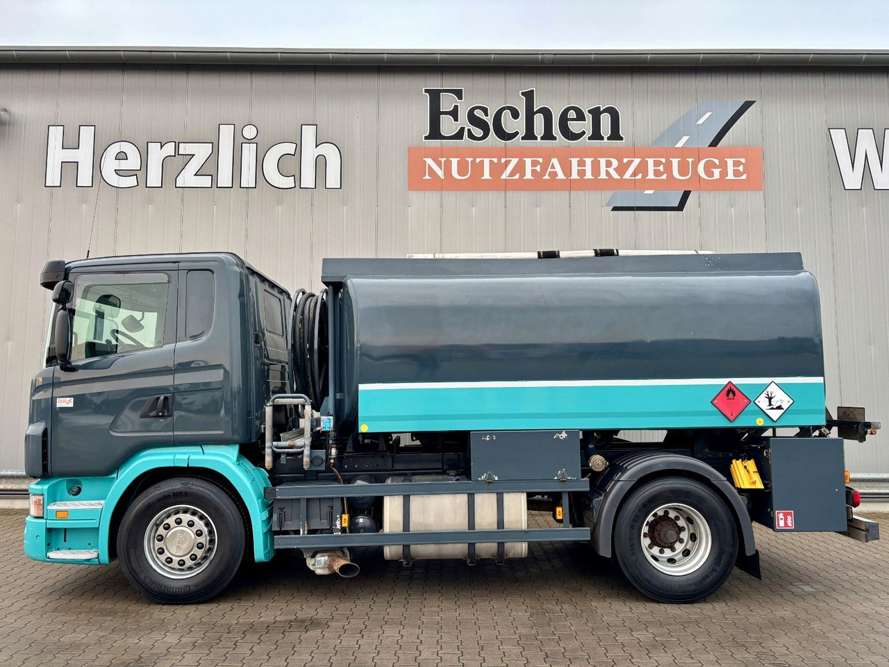 Scania G420 Esterer A3 | 2x Kammern*Oben/Unten*Retarder - Tanker truck: picture 2 Scania G420 Esterer A3 | 2x Kammern*Oben/Unten*Retarder - Tanker truck: picture 2