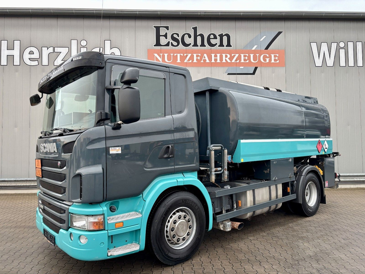 Scania G420 Esterer A3 | 2x Kammern*Oben/Unten*Retarder - Tanker truck: picture 1 Scania G420 Esterer A3 | 2x Kammern*Oben/Unten*Retarder - Tanker truck: picture 1