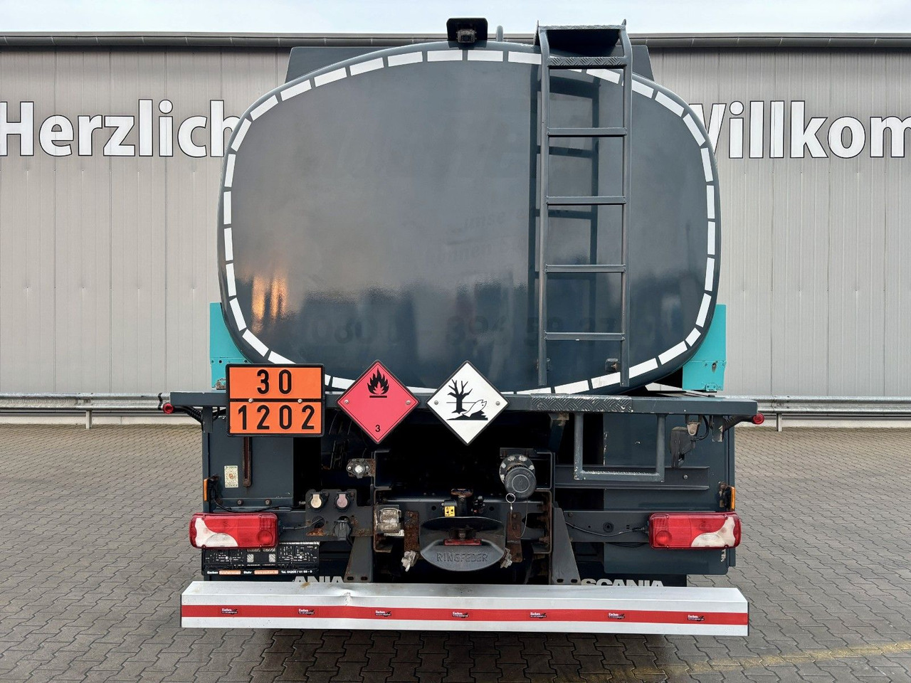 Scania G420 Esterer A3 | 2x Kammern*Oben/Unten*Retarder - Tanker truck: picture 4 Scania G420 Esterer A3 | 2x Kammern*Oben/Unten*Retarder - Tanker truck: picture 4