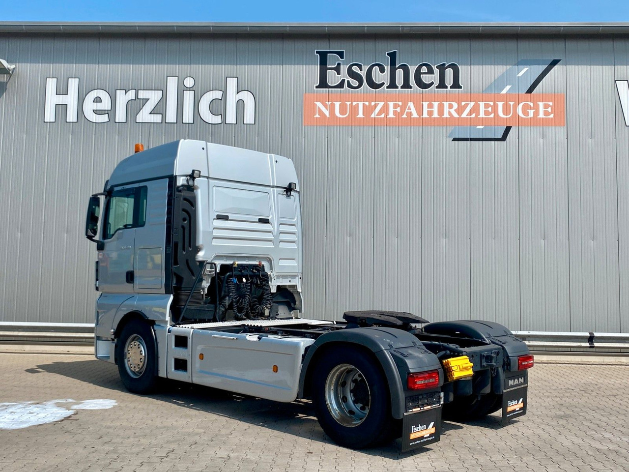 MAN TGX 18.500 BLS | XLX*ACC*Navi*Retarder*2x Tank - Tractor unit: picture 3 MAN TGX 18.500 BLS | XLX*ACC*Navi*Retarder*2x Tank - Tractor unit: picture 3