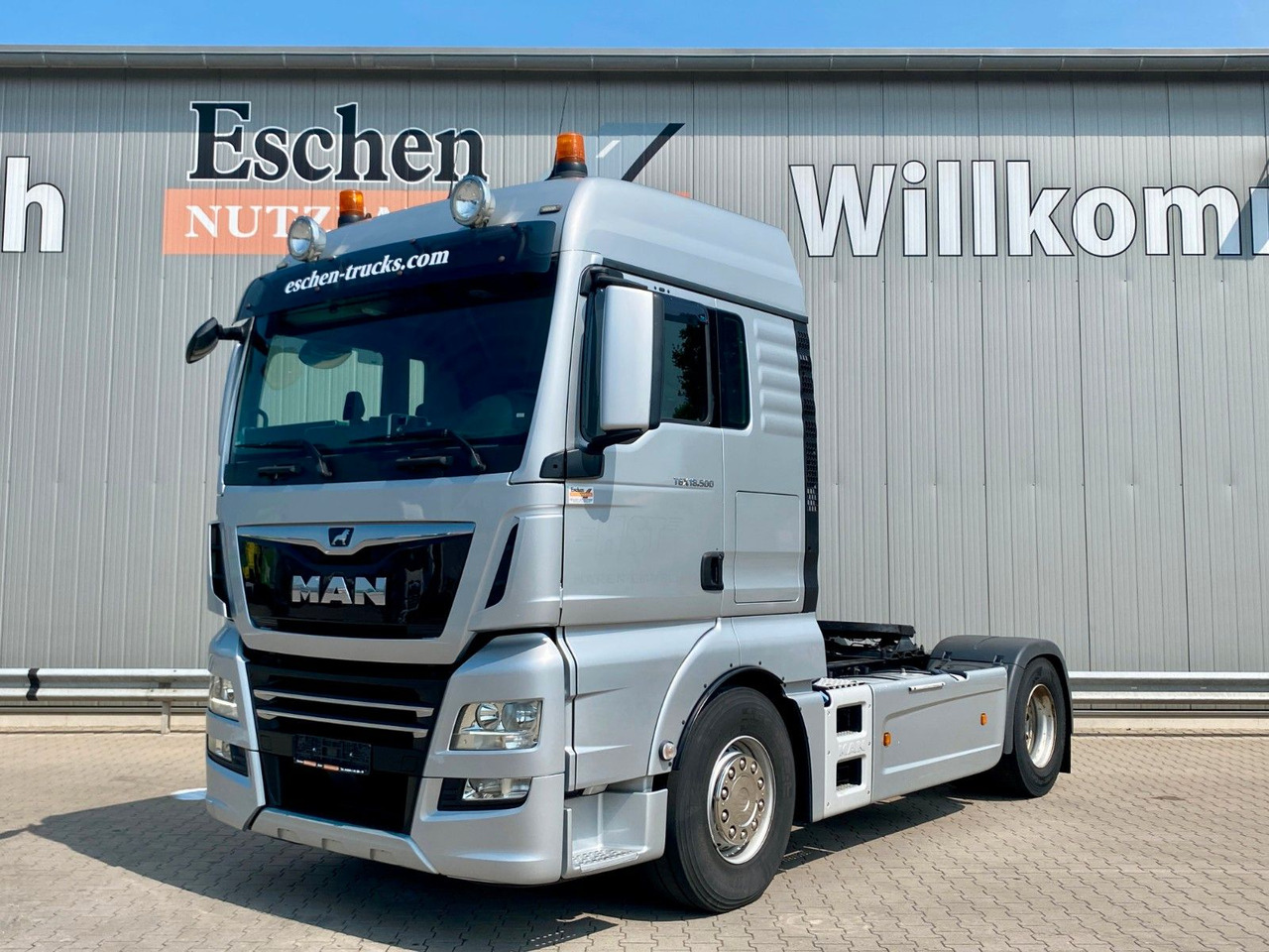 MAN TGX 18.500 BLS | XLX*ACC*Navi*Retarder*2x Tank - Tractor unit: picture 1 MAN TGX 18.500 BLS | XLX*ACC*Navi*Retarder*2x Tank - Tractor unit: picture 1