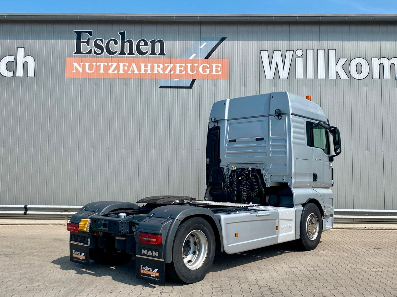 MAN TGX 18.500 BLS | XLX*ACC*Navi*Retarder*2x Tank - Tractor unit: picture 5 MAN TGX 18.500 BLS | XLX*ACC*Navi*Retarder*2x Tank - Tractor unit: picture 5