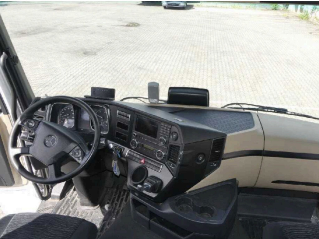 Mercedes-Benz 1845 Actros LS 4x2, StreamSpace - Tractor unit: picture 2 Mercedes-Benz 1845 Actros LS 4x2, StreamSpace - Tractor unit: picture 2