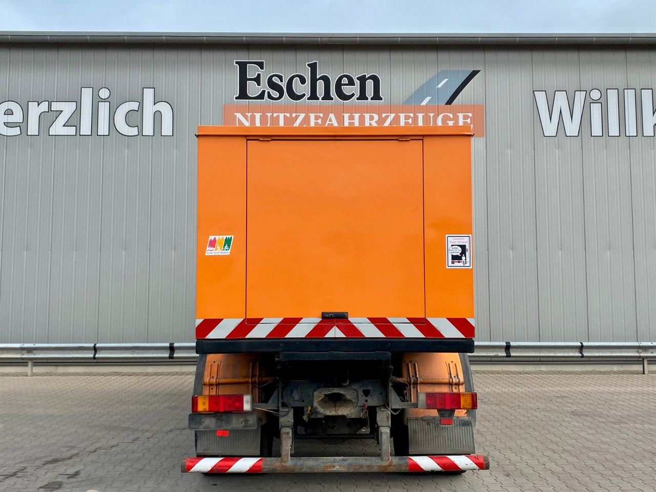 MAN 18.272 Polyma Stromaggregat/168kW | 3x Sitze*AHK - Truck: picture 4 MAN 18.272 Polyma Stromaggregat/168kW | 3x Sitze*AHK - Truck: picture 4