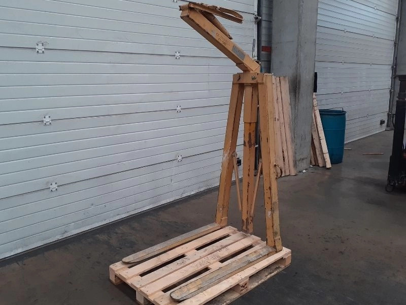 Portapalet regulable - Attachment for Material handling equipment: picture 2 Portapalet regulable - Attachment for Material handling equipment: picture 2