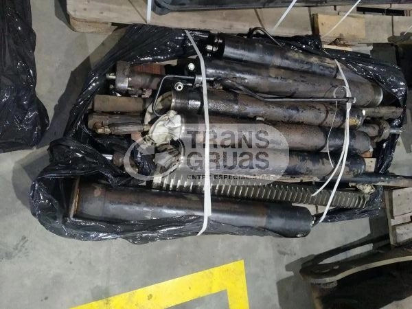 Grúa HIAB 225 E7 solo para recambios - Truck mounted crane: picture 1 Grúa HIAB 225 E7 solo para recambios - Truck mounted crane: picture 1