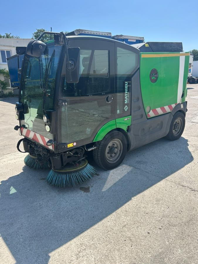 Mathieu Azura MC210 - Road sweeper: picture 1 Mathieu Azura MC210 - Road sweeper: picture 1